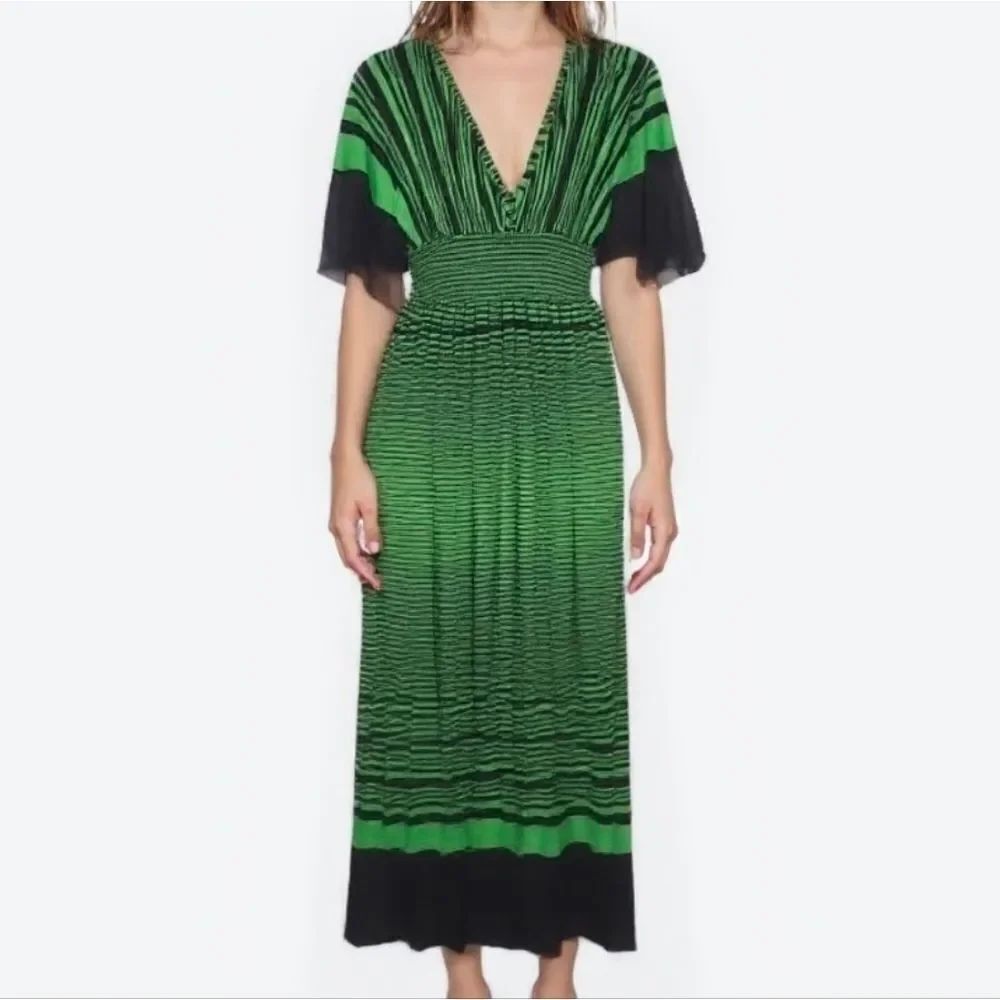 Vestido Green and Black Striped Maxi Dress